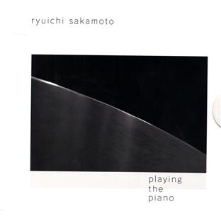 Couverture de Playing the piano