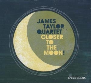Affiche du document Closer to the moon