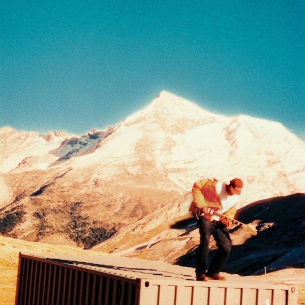 Affiche du document Aupitape 2 : pluie, montagnes et soleil